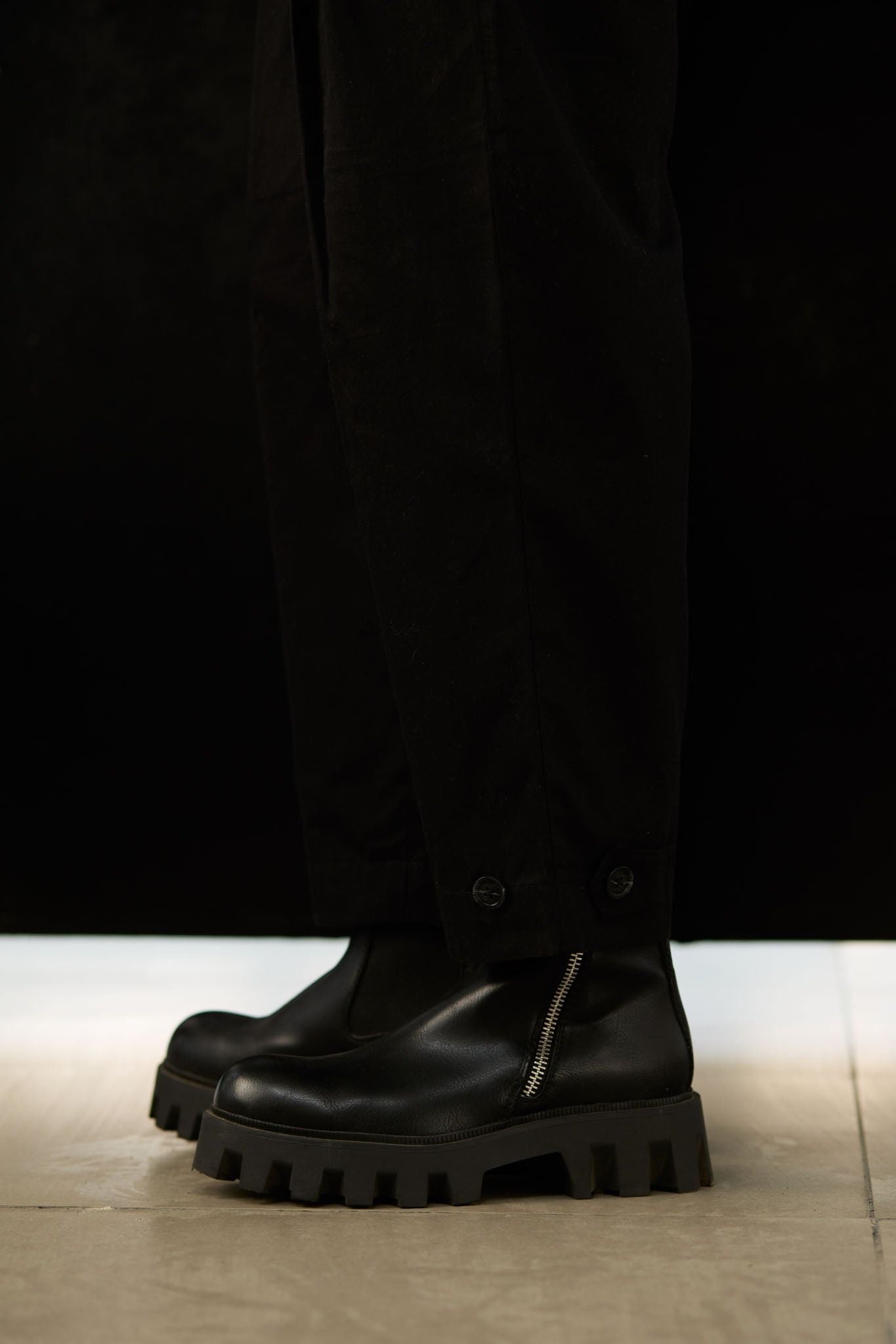 Twin Pleat Trousers - Black