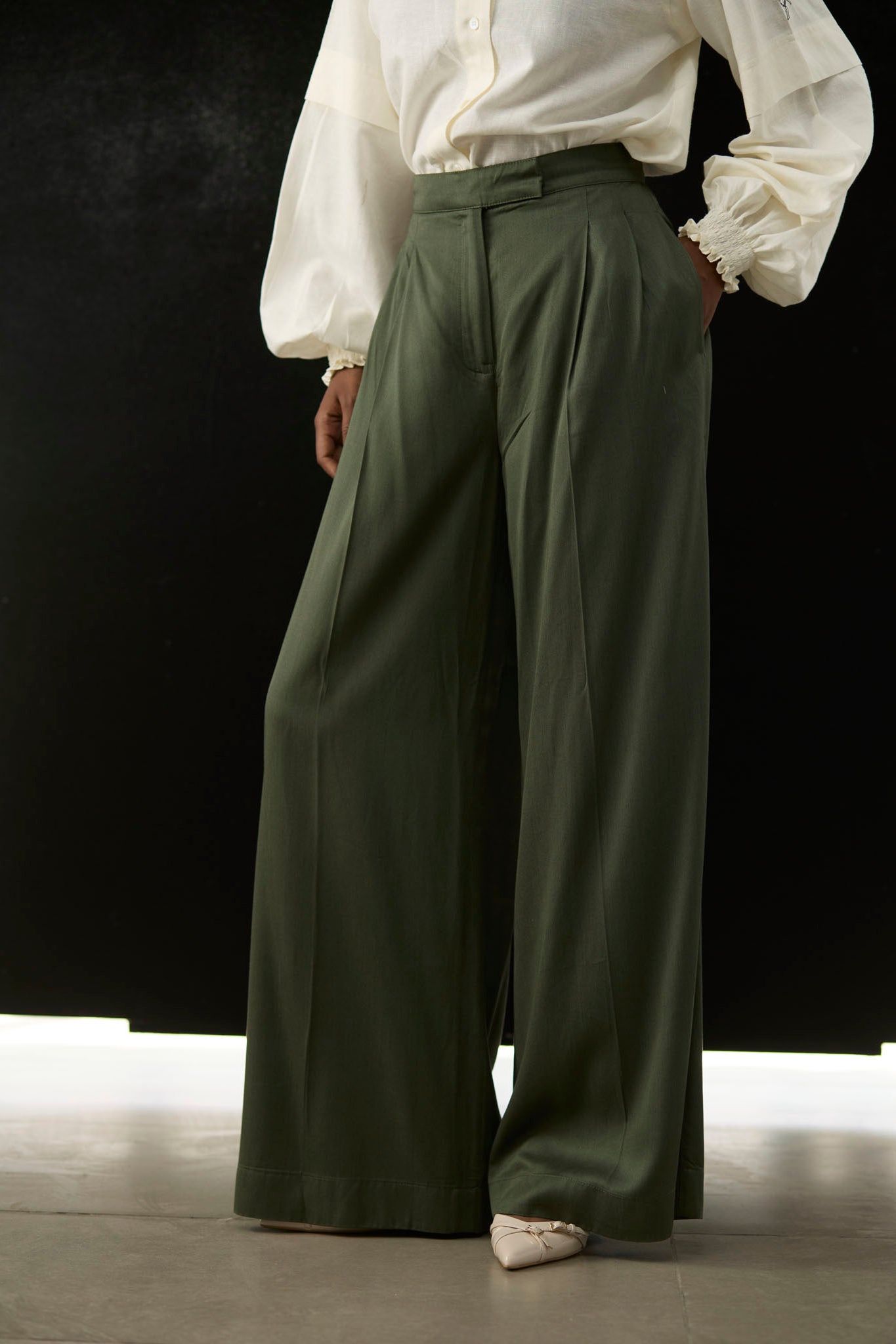 No. 08 Flared Trousers